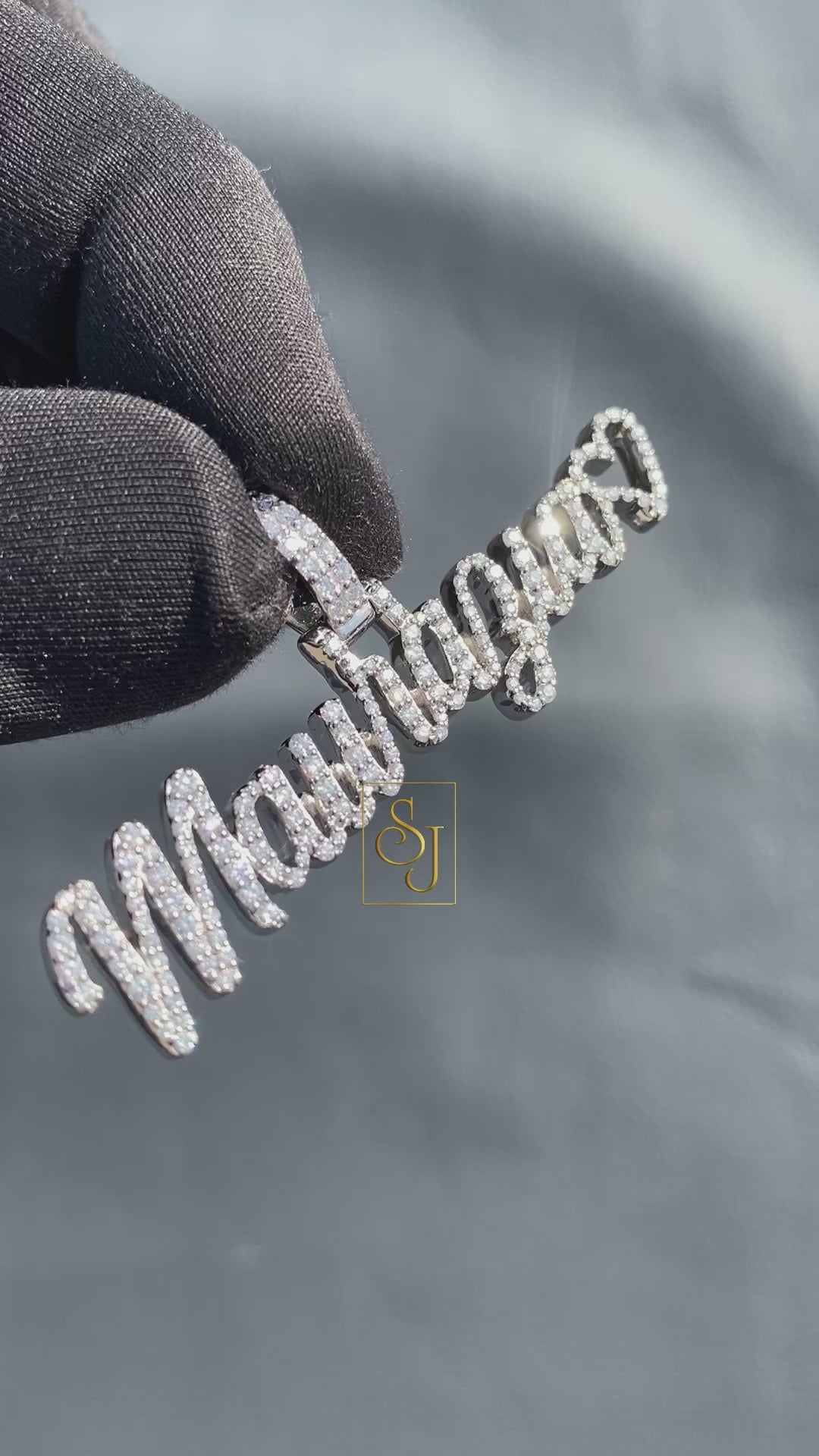 Custom "MAURAZIA" Name VVS Charm