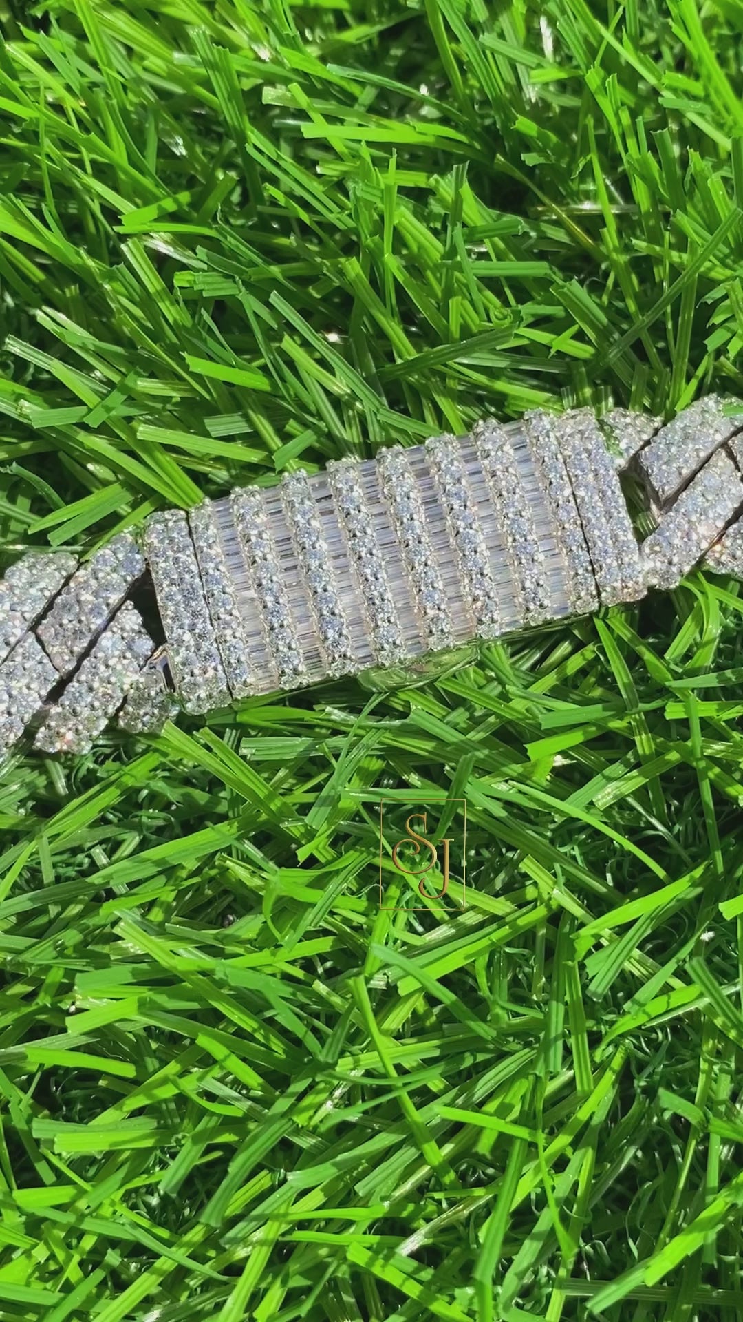 18MM Premium Classic Cuban Link Chain with VVS Moissanite Diamond